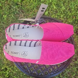 NWT TOMS Women's Vibrant Bright Fuchsia Heritage Canvas Alpargata Shoe